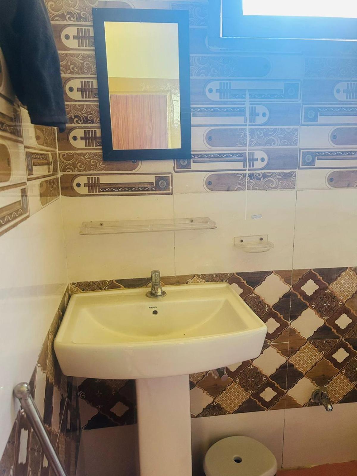 Hotel Tafreegram Kalgha Zewnętrze zdjęcie